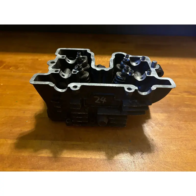 87-05 Kawasaki KLR250 87-96 Mojave 250 Cylinder Head Valves