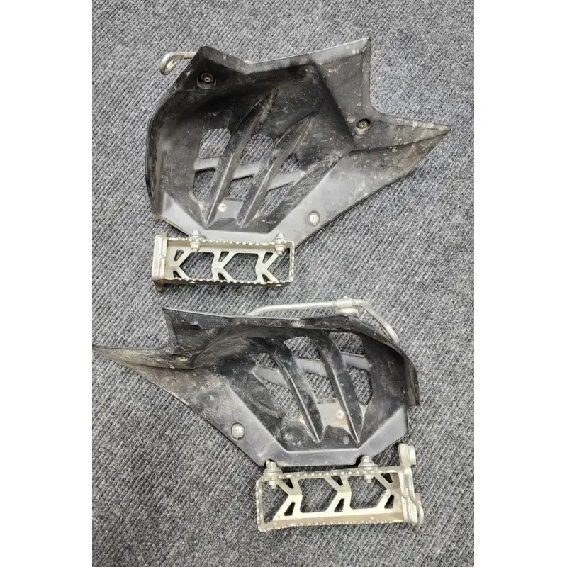 Stock Foot Pegs With Heel Guards 