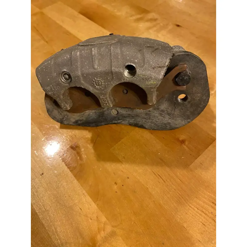 OEM 17-23 CAN-AM BRAKE CALIPER W/ MOUNT X3 MAVERICK 1000  RH R RIGHT FRONT REAR