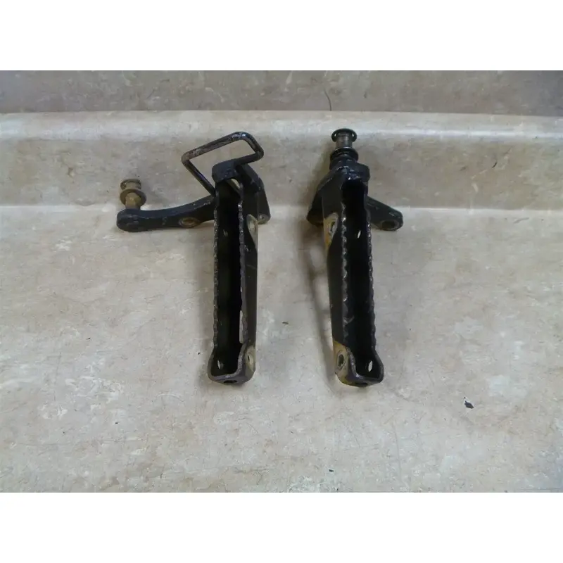 Yamaha 350 YFM WARRIOR YFM350 Used Footpegs Pair 2001 YB52