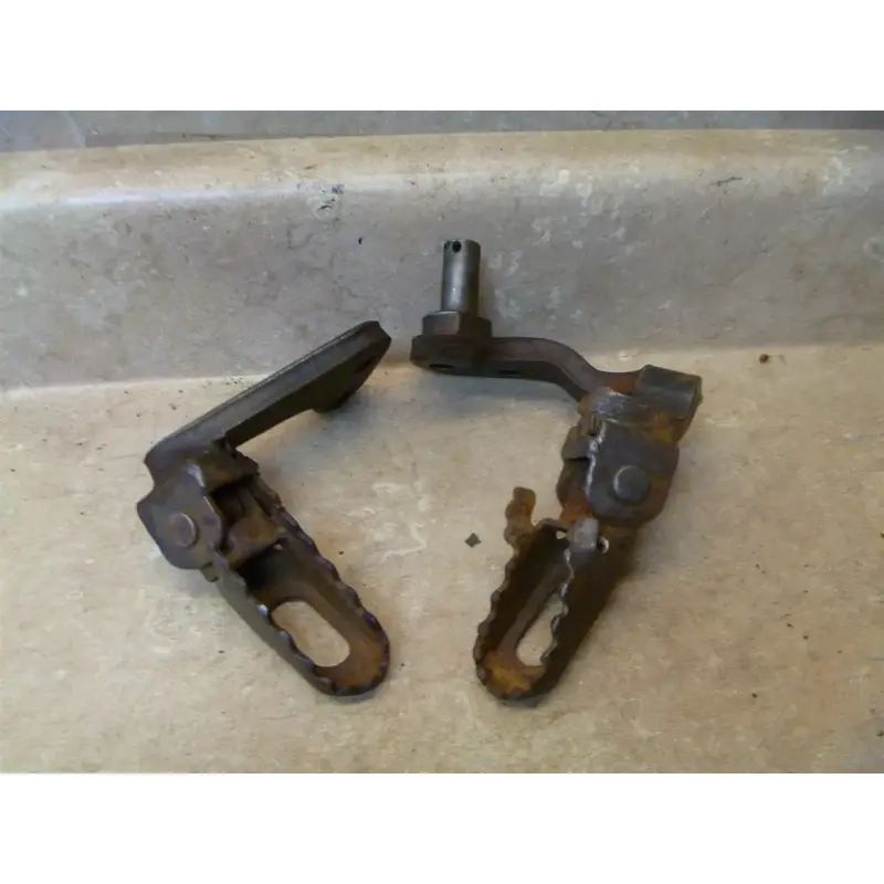 Yamaha 600 XT AHRMA XT600 Used Front Footpegs Set 1984 Vintage YB82
