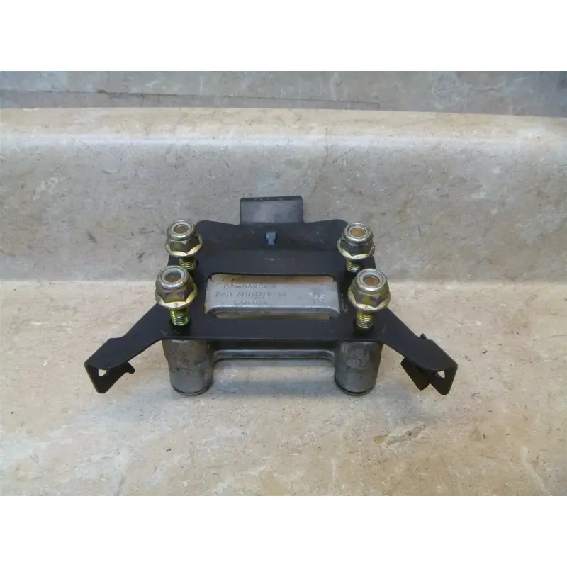 CAN AM Bombardier 500 TRAXTER  4X4 Used Top Handlebar Clamp 2000 RB RB6