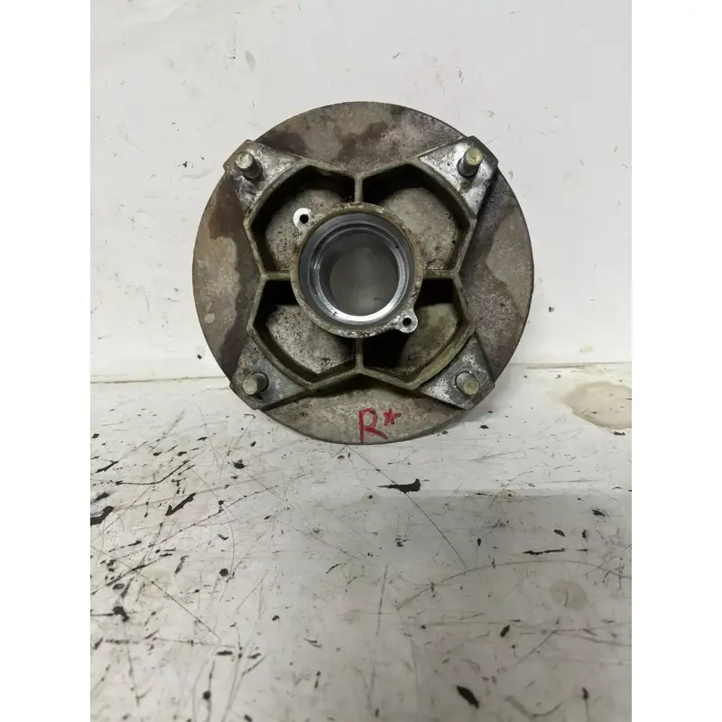 2003 POLARIS TRAIL BOSS 330 FRONT WHEEL HUB RIGHT  03-05
