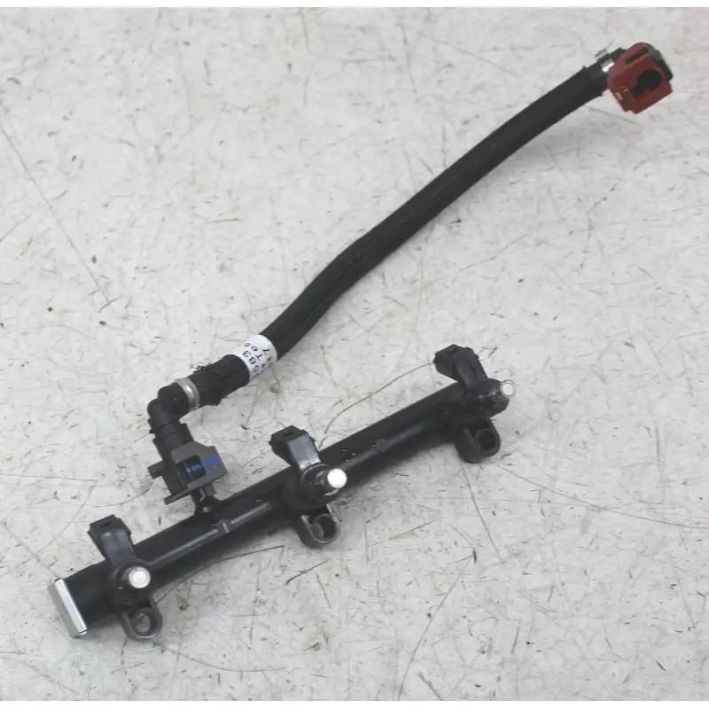 18 TRIUMPH STREET TRIPLE R GAS FUEL INJECTOR INJECTORS W/ RAIL