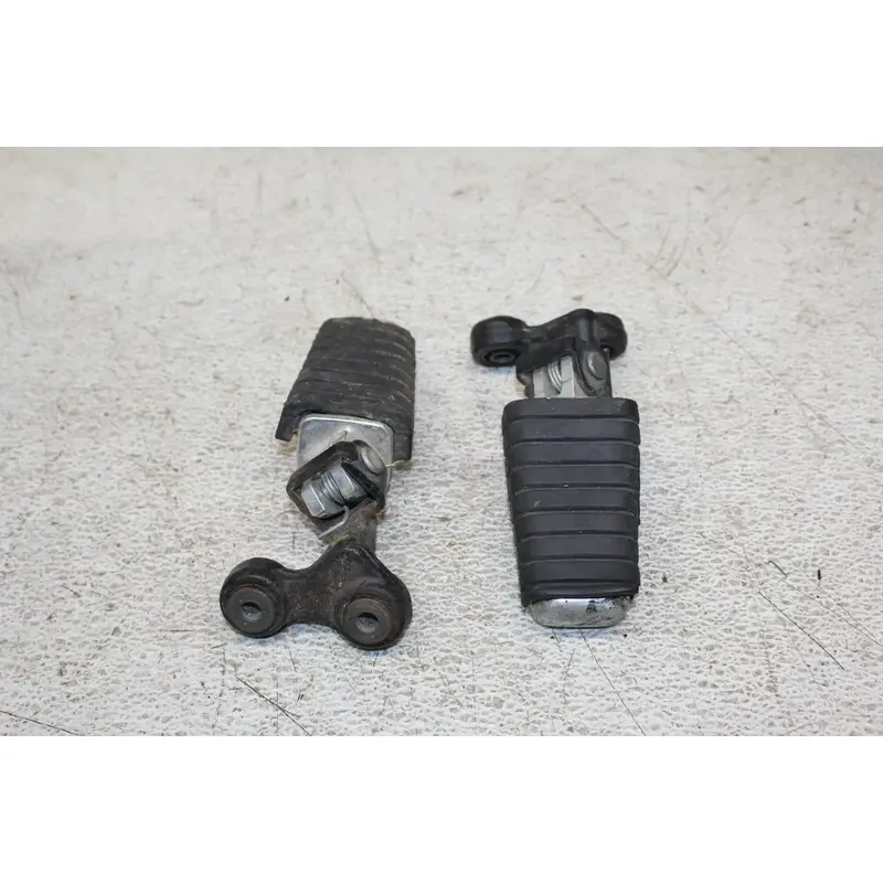 1985 YAMAHA XJ700X MAXIM X FRONT FOOT RESTS PEGS STEPS SET PAIR