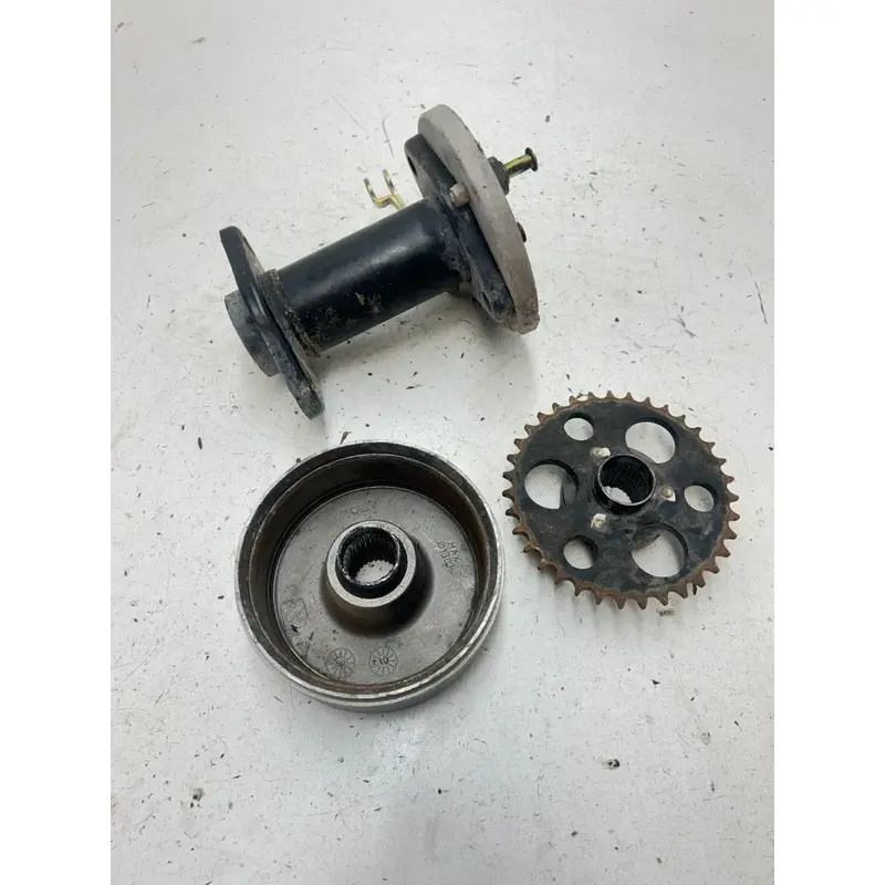 02 2002 Polaris Scrambler 90 2 Stroke OEM Rear Axle Carrier Brake Drum Spro READ