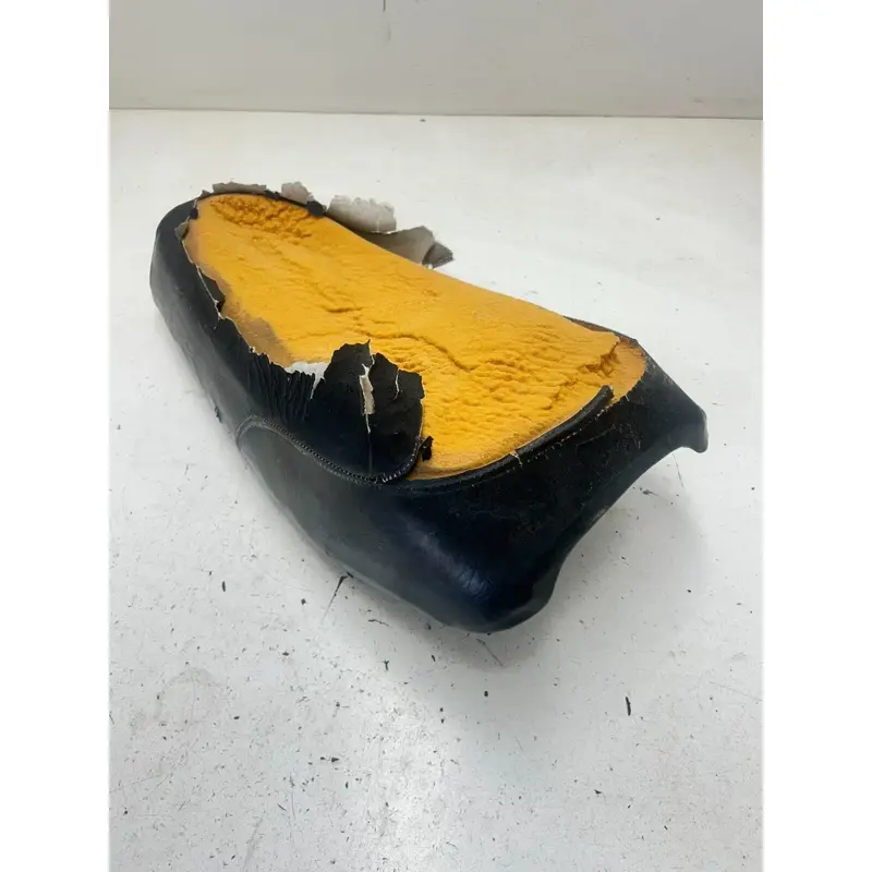 80 1980 Suzuki Ds 250 DS250 OEM Seat Foam Cover Saddle Pan Mount RUST! IN PAN