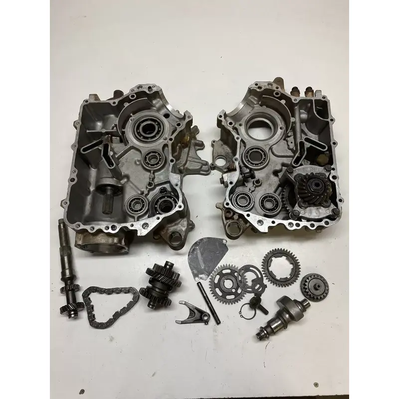 2005 05 Yamaha Bruin 350 YFM350 4x4 Crankcase Cases Drive Gear Trans Bevel Shaft