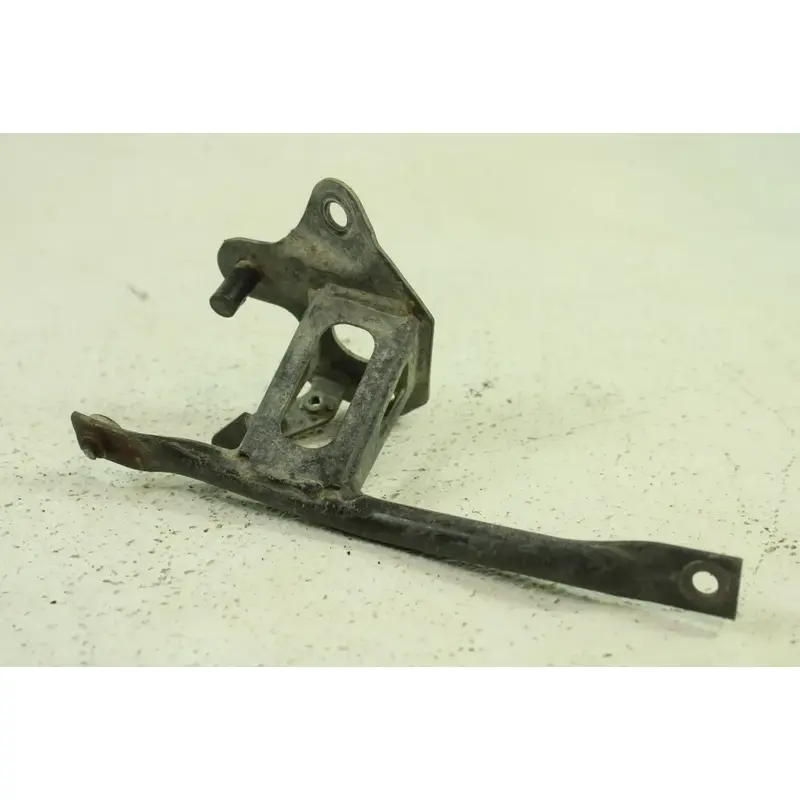 2001 Yamaha Raptor 660r OEM Front Right Fender Bracket  B4482