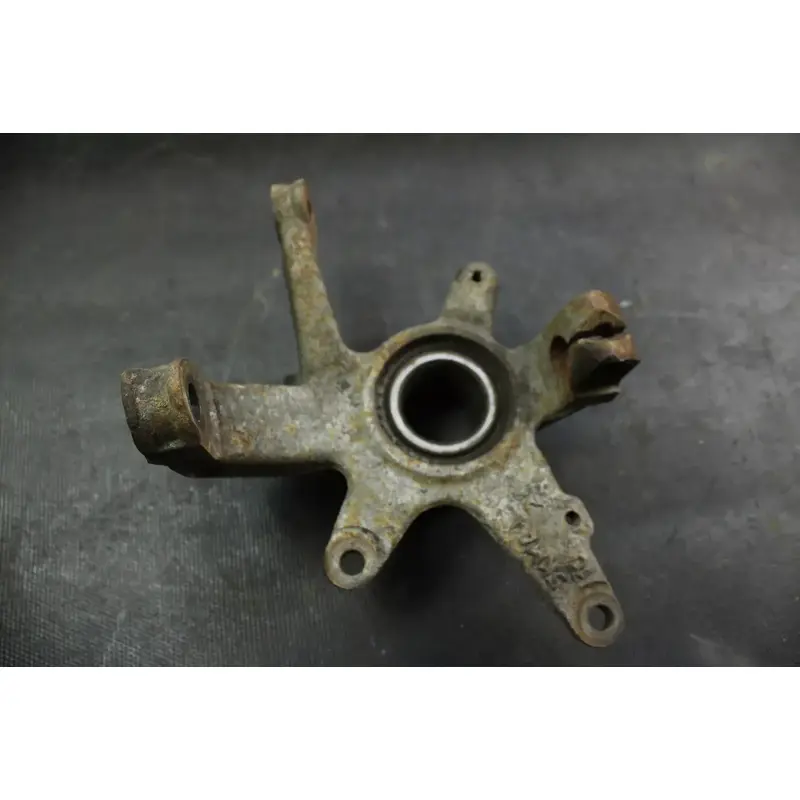 2004 Yamaha Grizzly 660 OEM Front Right Knuckle  B4462