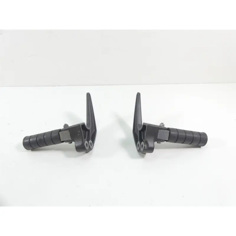 2007 Yamaha XVS1300 V-Star Rear Passenger Foot Peg Footpeg Set 3D8-27430-00-00