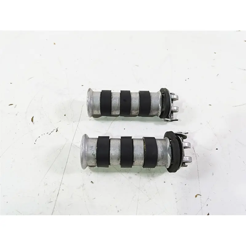 2001 Honda VT1100 Shadow Sabre Rear Passenger Foot Peg Rest Set 50715-MBA-020