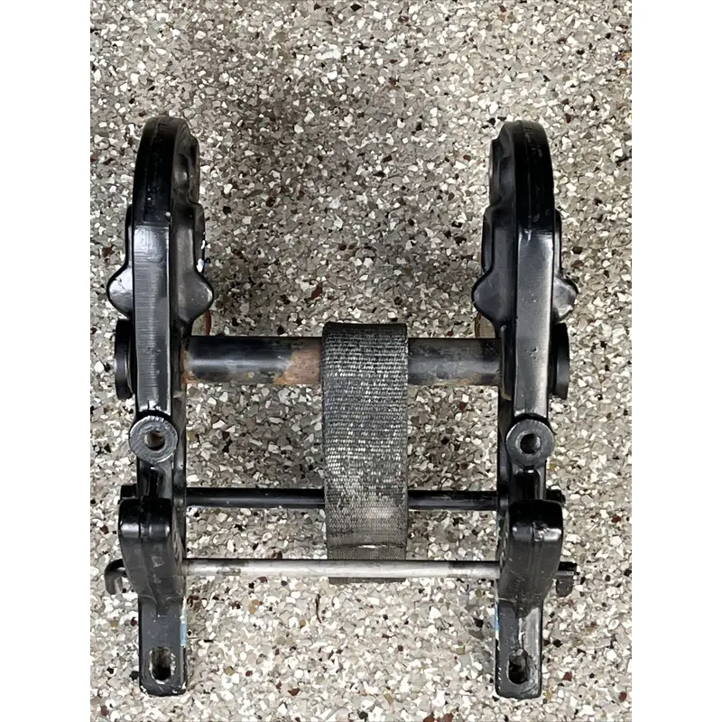 Set of Mercury Outboard 40 HP Stern Transom Bracket Clamps Assy 1440-7373 OEM