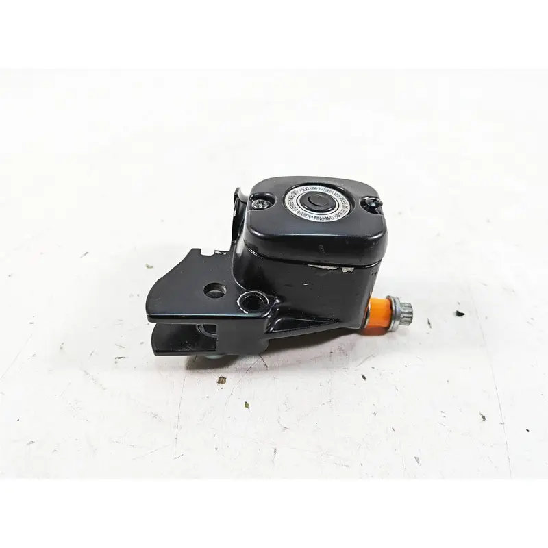 2006 Harley FLSTI Softail Heritage Front Brake Master Cylinder 9/16" 45029-11D